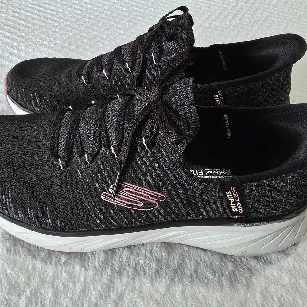Skechers Women's Black Athletic Shoes